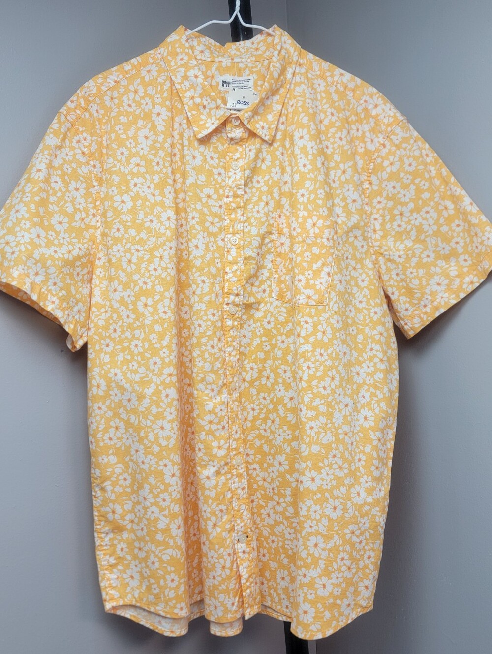 Gap Mens XXL Classic Fit Yellow White Floral Short Sleeve ButtonUp Shirt Cotton